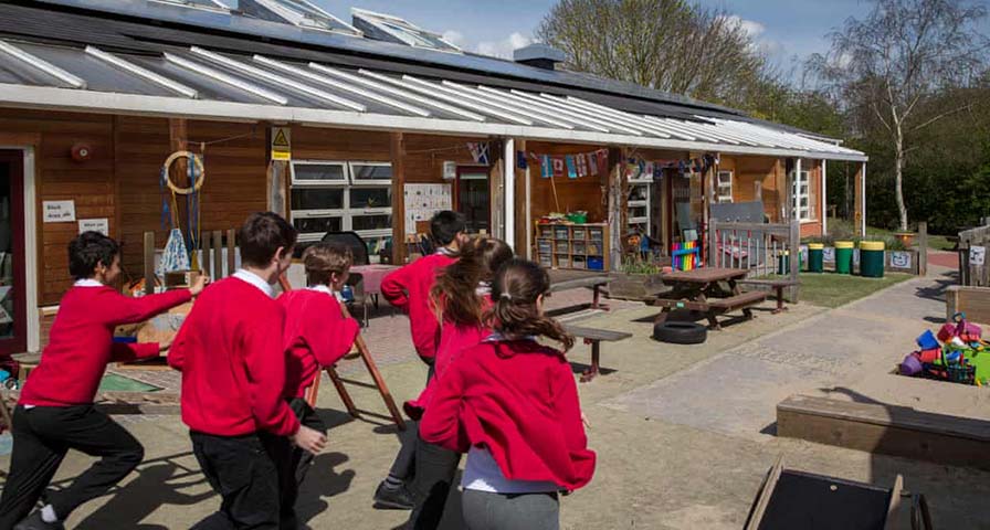 Daily Mile gets £1.5m to boost fitness in English primary schools