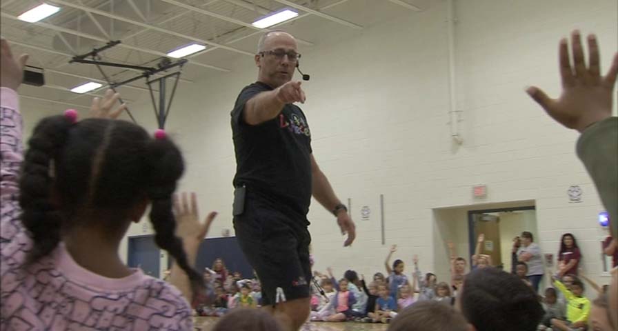 'Dr. Recess' prescribes physical activity to school children in Abington